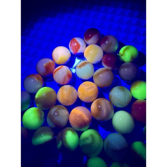 VTG. Akro Alley, Peltier, Rainbow Yellow Glass Marbles Lot Of 44 - Picture 9 of 15